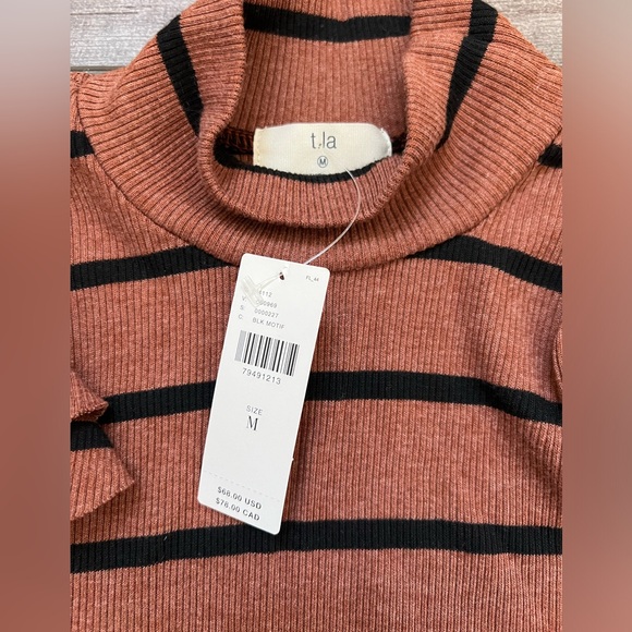 BNWT — Anthropologie T.La Ruffled Turtleneck Top — Size MD - Picture 5 of 6